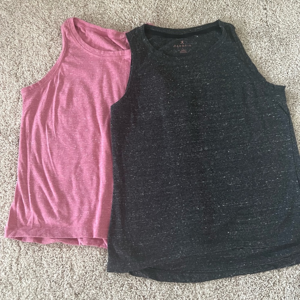 ⭐️ Firm Price ⭐️ NWOT Danskin Medium Tank tops - Picture 1 of 5